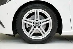 Mercedes-Benz B 180 Bild 3