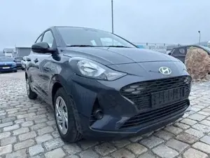 Hyundai i10 Last Edition 1.0 63 PS-Navi-Tempomat-Klima-Sofo... Bild 3