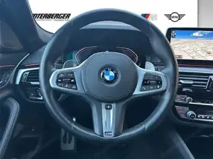BMW 520d xDrive Touring G31 B47 Bild 8
