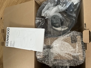 Kenwood Küchenmaschine mit Zubehör Bild 4