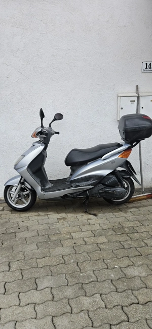 Yamaha Roller 125ccm  Bild 3