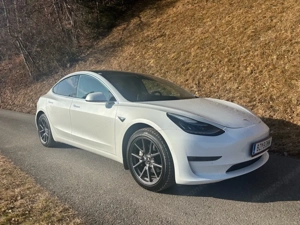 Tesla Model 3  Allrad Long Range Bild 2