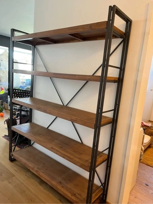 Regal Wohnung Bild 2