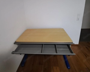 höhenverstellbarer Kinder-Schreibtisch Bild 2