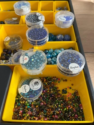 Perlenkoffer mit sehr hochwertigen Perlen zum Basteln, für DIY Bild 3