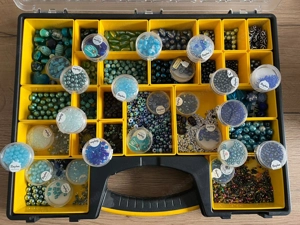 Perlenkoffer mit sehr hochwertigen Perlen zum Basteln, für DIY Bild 6