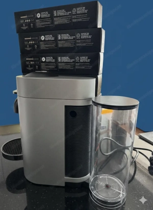 Nespresso Vertuo Plus Silver Deluxe + GROSSES Kapselpaket (8 Pkg.) Bild 3