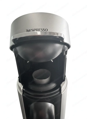Nespresso Vertuo Plus Silver Deluxe + GROSSES Kapselpaket (8 Pkg.) Bild 2