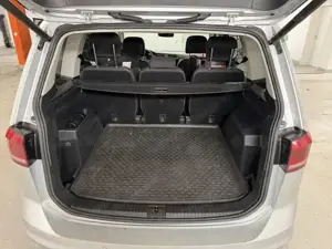 VW Touran Comfortline 2,0 TDI SCR DSG Kombi   Family Van Bild 5