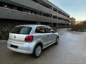 VW Polo Baujahr 2011 - Top gepflegt und viele Neuteile Bild 3