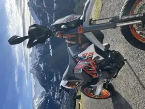 KTM 690 SMCR Supermoto Bild 3