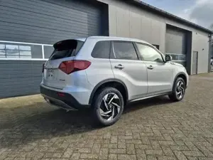Suzuki Vitara 1.4 Boosterjet 129PS Hybrid Comfort+ Teilleder ... Bild 5