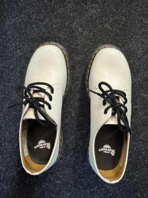 Doc Martens weiss Gr. 38 1 x getragen