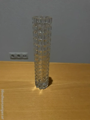 Hohe Kristallglas-Vase mit geometrischem Schliff - modern & elegant