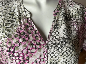 Bluse Gr. 38 40 (M) - 100% Viskose - neuwertig - leicht & fließend Bild 3