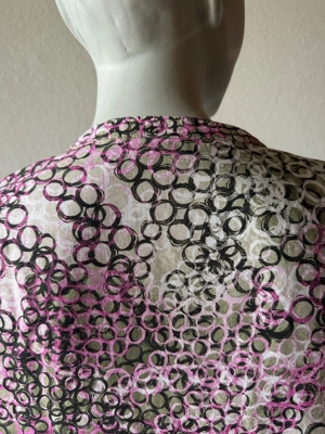 Bluse Gr. 38 40 (M) - 100% Viskose - neuwertig - leicht & fließend Bild 5