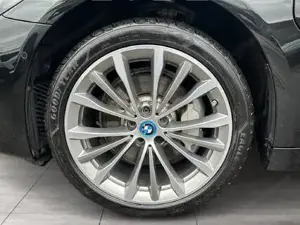BMW 530e xDrive Glasdach // Head-Up // elektr. Sitzverstellung Bild 6