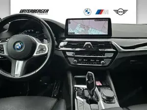 BMW 530e xDrive Glasdach // Head-Up // elektr. Sitzverstellung Bild 7