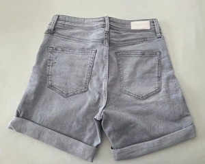 Kurze Jeans Hose, grau, Gr. 36 Bild 2