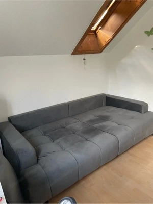 Moderne dunkelgraue Couch Bild 3