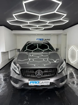 Mercedes-Benz GLA 200 AMG-LINE Bild 3