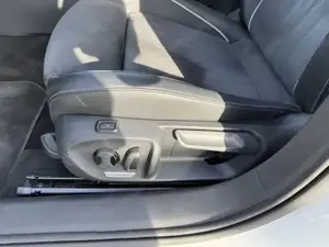 Volkswagen Passat Elegance 2.0 TDI 150 PS EZ 05.2024 Werksgarantie bis Mai 2026 Bild 10