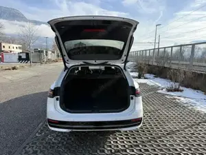 Volkswagen Passat Elegance 2.0 TDI 150 PS EZ 05.2024 Werksgarantie bis Mai 2026 Bild 4