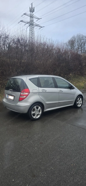 Mercedes-Benz A200 Elegance Bild 3