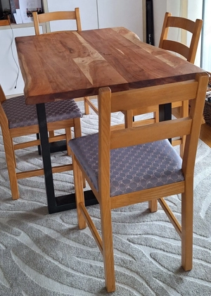 Edler Baumkantentisch Akazienholz, Unikat Bild 4