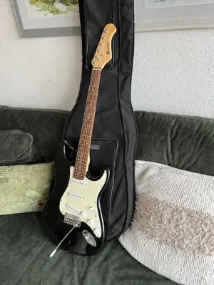  E-Gitarre für Einsteiger zu verkaufen Bild 2