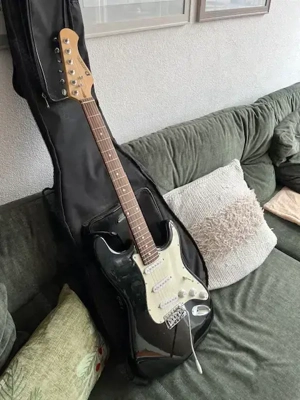  E-Gitarre für Einsteiger zu verkaufen Bild 3