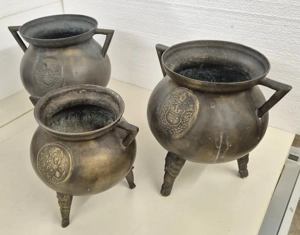 Antikes 3er-Set Prunk-Kessel (Grapen)   Massiv Bronze Messing mit Adelswappen Bild 2