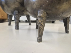 Antikes 3er-Set Prunk-Kessel (Grapen)   Massiv Bronze Messing mit Adelswappen Bild 4