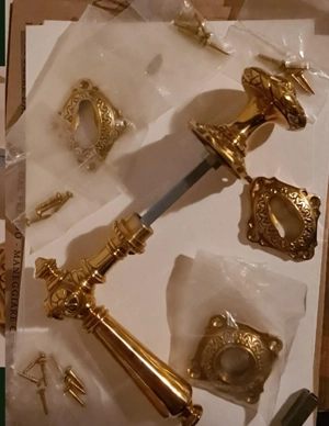 Türklinke mit Rosette aus Messing neu ungebraucht Bild 3