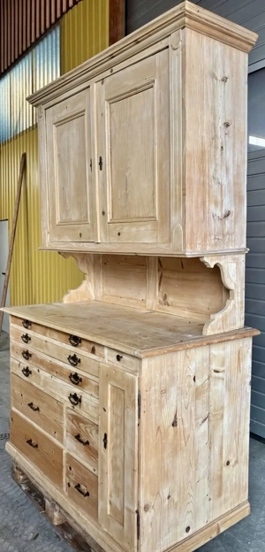 Sehr schöner antiker Buffetschrank  Bild 2