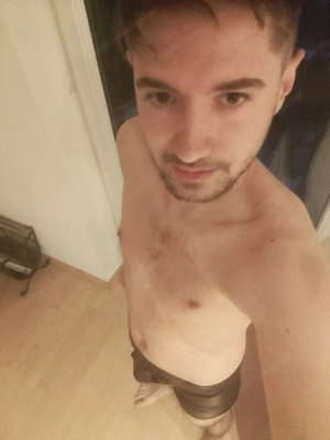 Sympathischer Single sucht offene Sie für prickelndes Treffen mit Paar  Bild 2