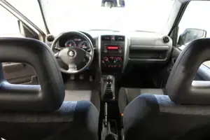 Suzuki Jimny Bild 8