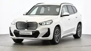 BMW iX1 xDrive30 M Sportpaket // Head-Up // DAB-Tuner