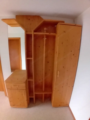 Garderobe Holz Bild 2