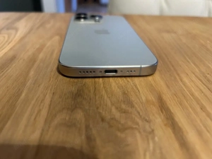iPhone 15 Pro   Natural Titanium   128 GB Bild 4