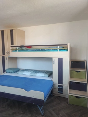 Grosses Stockbett mit 3 Schlafplätzen Bild 3