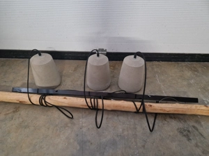 Lampe aus Beton und Holz Bild 3