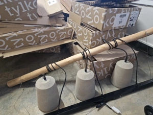 Lampe aus Beton und Holz Bild 2