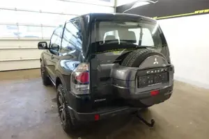 Mitsubishi Pajero Bild 16