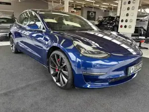 Tesla Model 3 Bild 2