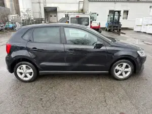 Polo wenig Kilometer mit CarPlay TÜV.3.2027 Bild 2