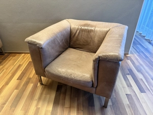 Ledersofa und Lederstuhl Bild 2