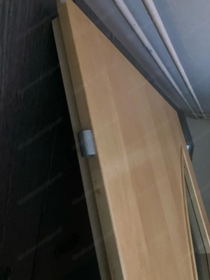 Tür mit Glasfenster Bild 3