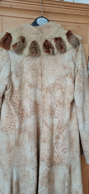 Exclusiver weicher Mantel. Bild 3