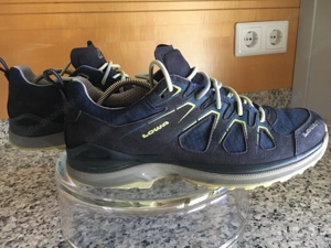Lowa Turnschuhe Gore - Tex Größe 41,5 Bild 3